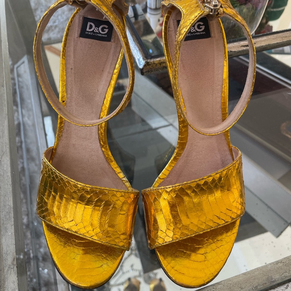 Dolce & Gabanna Heels!
